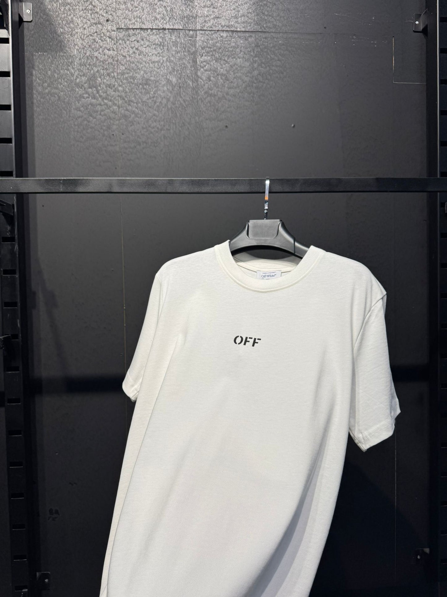 OFF WHİTE T-SHİRT