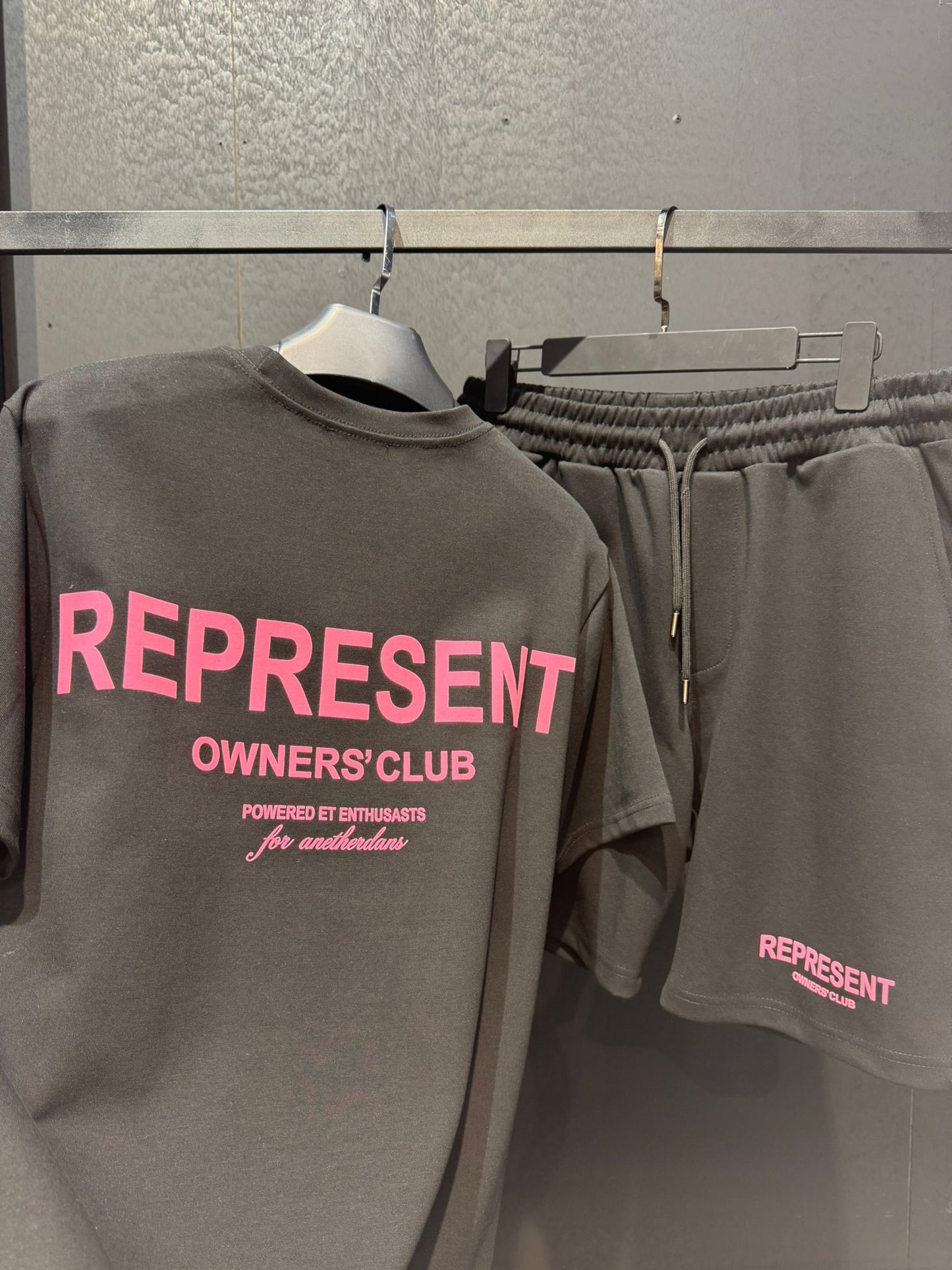 REPRESNT ŞORTLU TAKIM