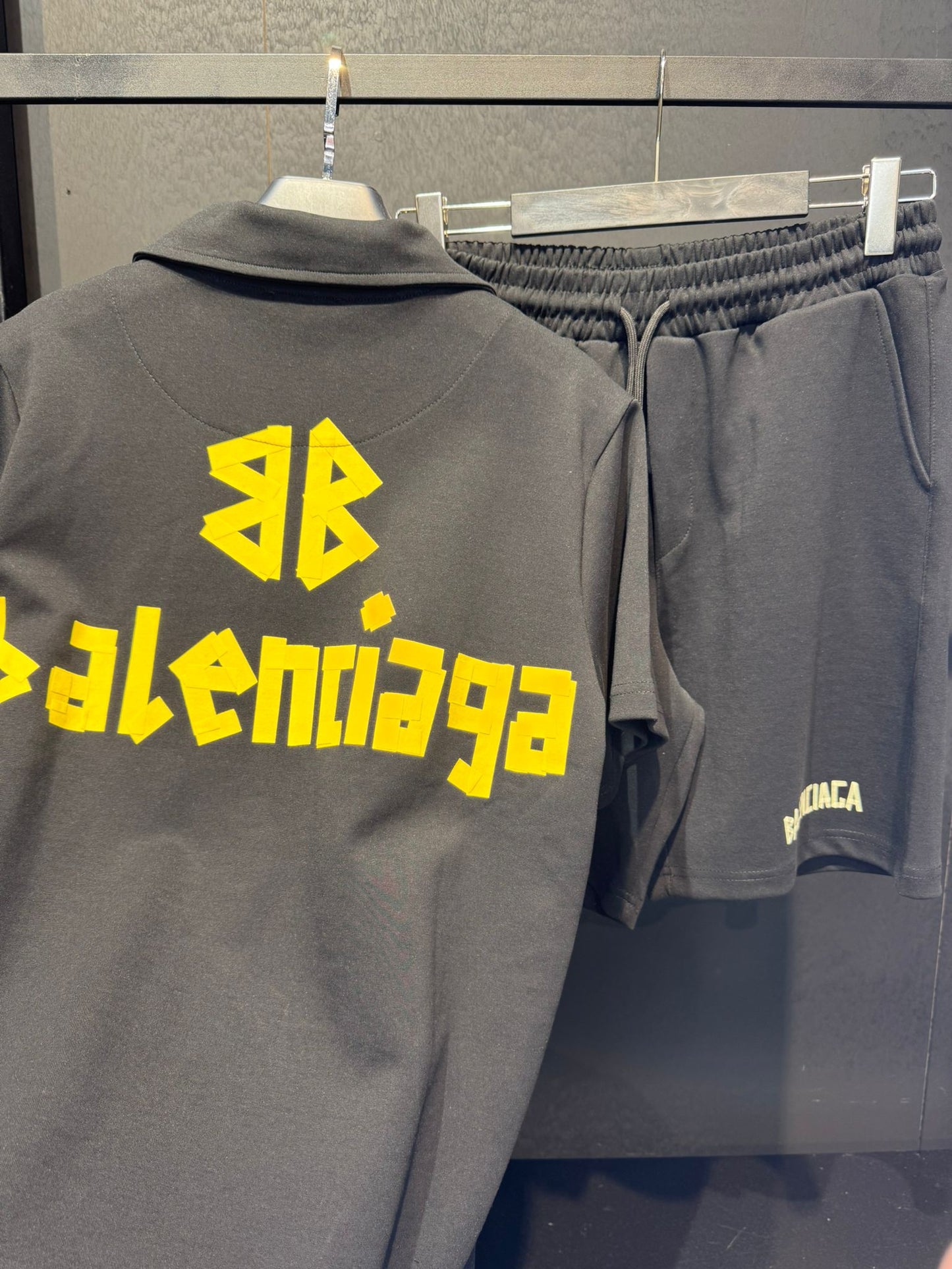 BALENCİAGA GÖMLEKLİ TAKIM