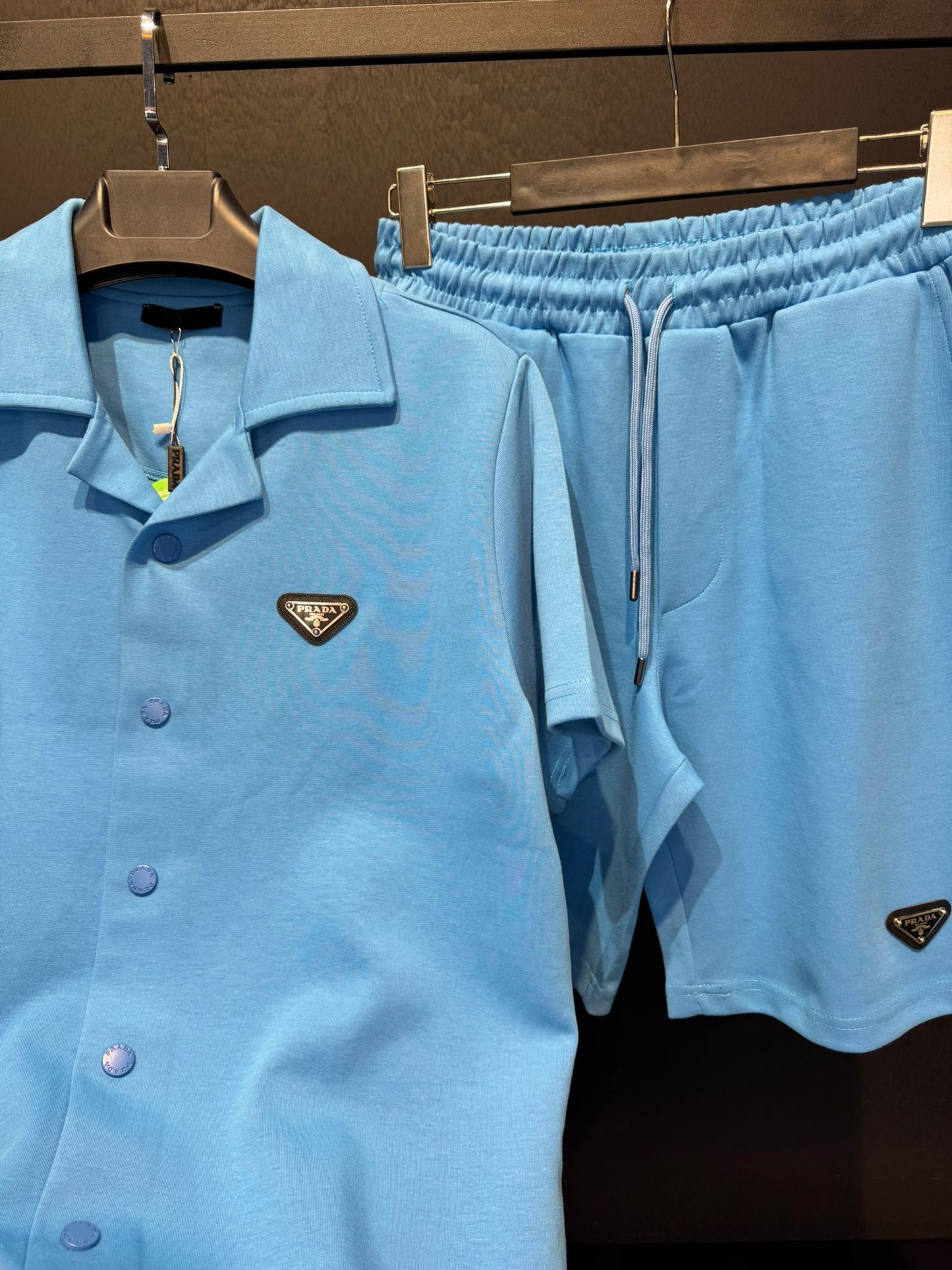 PRADA GÖMLEKLİ TAKIM