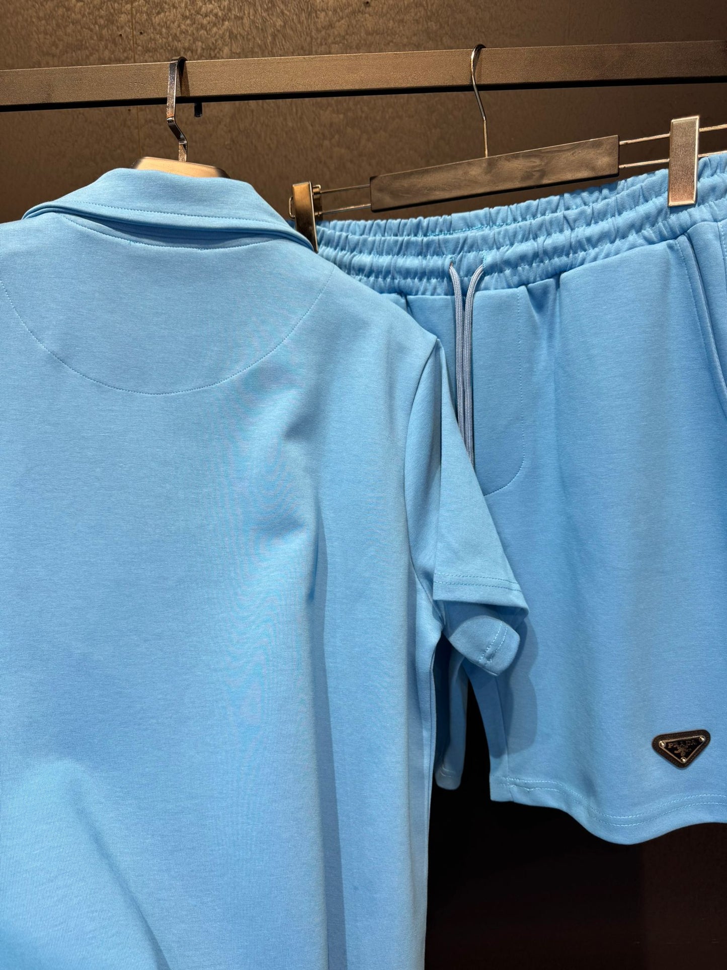 PRADA GÖMLEKLİ TAKIM